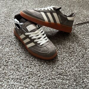 Adidas Men's Gray and White Sneakers with Brown Sole